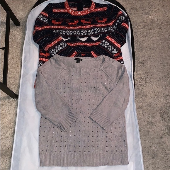 2 sweaters - Picture 1 of 7